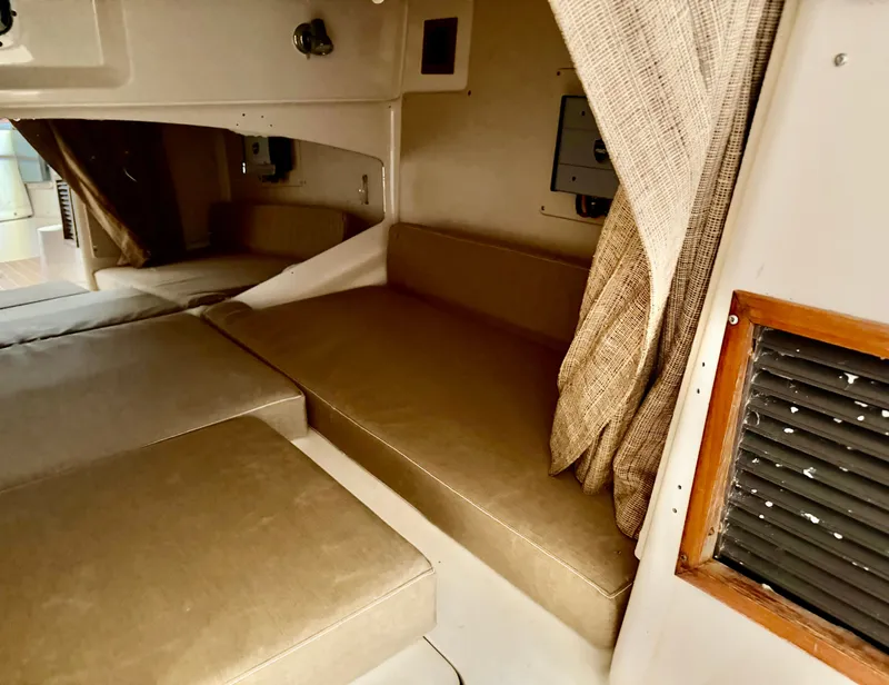 Slide: The Image of Grady-White Express 330 2004 - 64