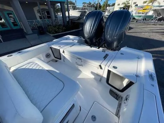 Slide: The Image of Sea Fox 282 Hybrid LT 2026 - 7