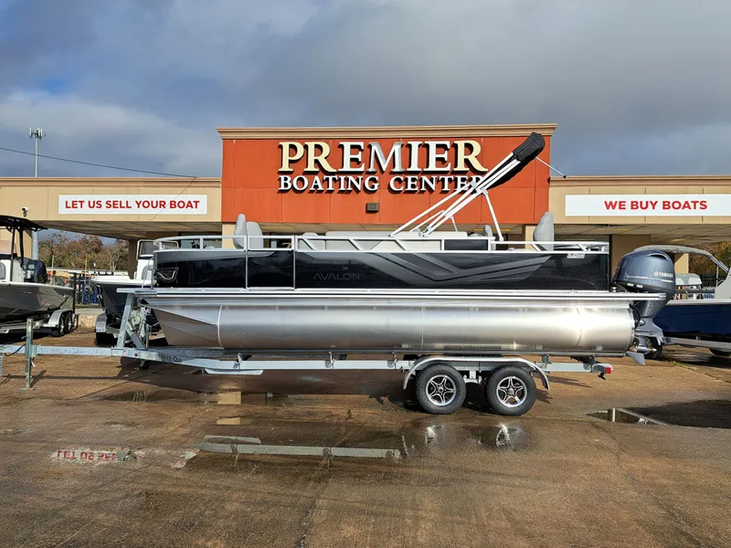 The Image of Avalon Venture 85 Rear Fish - 21' 2026 - 1