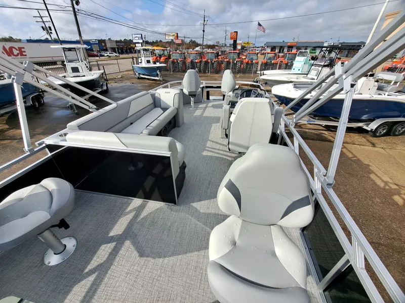 Slide: The Image of Avalon Venture 85 Rear Fish - 21' 2026 - 15