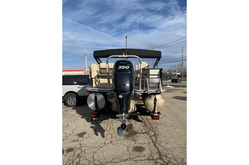 Slide: The Image of 2018 Crest Classic 250 SLS pontoon boat with powerful 350 outboard motor. - 20