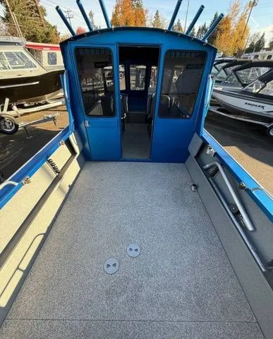 Slide: The Image of Alumaweld Intruder 24' 2022 - 11