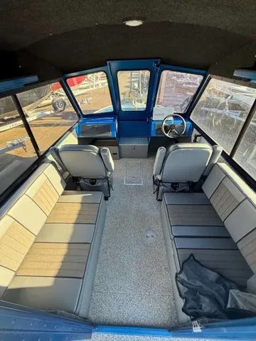 Slide: The Image of Alumaweld Intruder 24' 2022 - 12