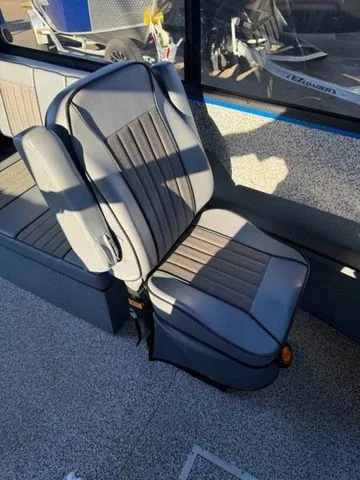 Slide: The Image of Alumaweld Intruder 24' 2022 - 14