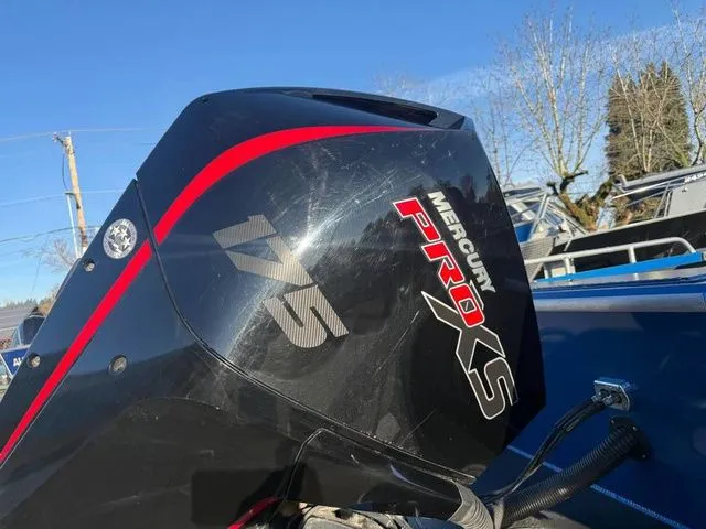 Slide: The Image of Alumaweld Intruder 24' 2022 - 5