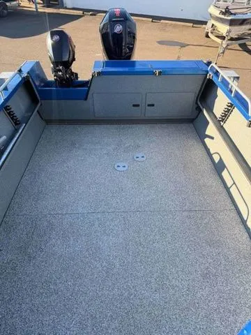 Slide: The Image of Alumaweld Intruder 24' 2022 - 8