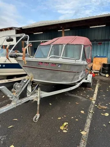 Slide: The Image of Alumaweld Stryker 17' 2001 - 3