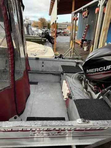 Slide: The Image of Alumaweld Stryker 17' 2001 - 5