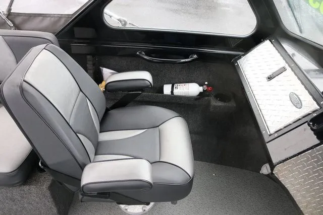 Slide: The Image of Thunder Jet 18 OS 2017 - 10