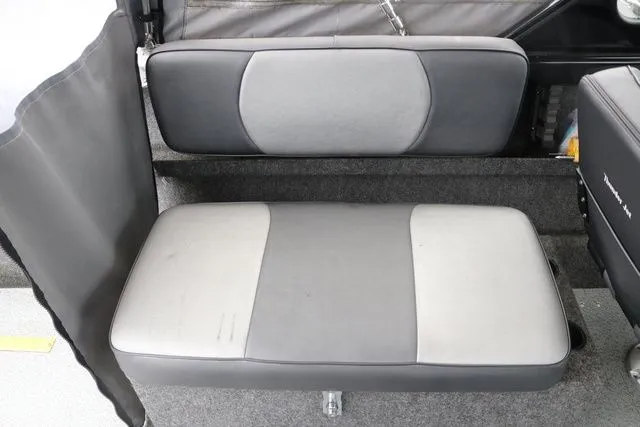 Slide: The Image of Thunder Jet 18 OS 2017 - 18