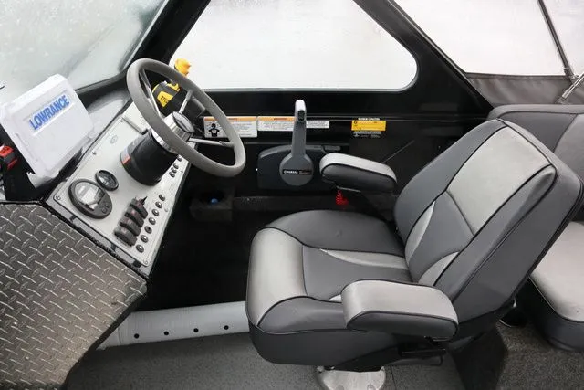 Slide: The Image of Thunder Jet 18 OS 2017 - 6