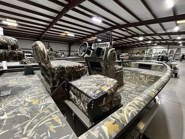 Slide: The Image of War Eagle 961 Blackhawk 2026 - 4