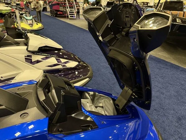 Slide: The Image of Yamaha VX Limited 2026 - 10