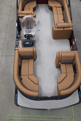 Slide: The Image of Harris Cruiser 210 2026 - 2