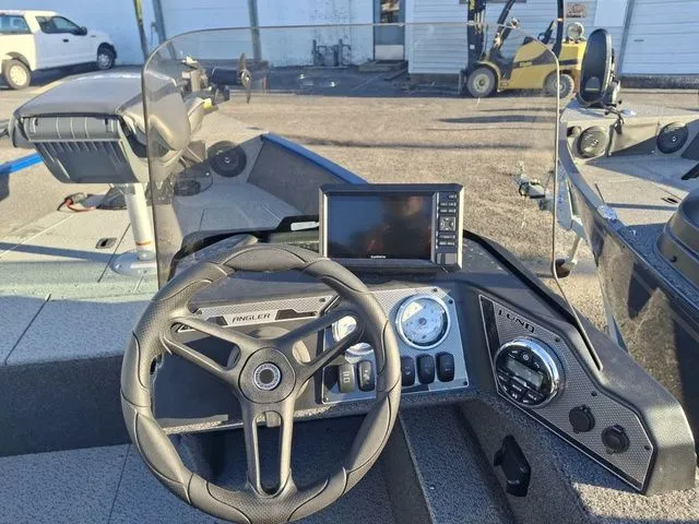 Slide: The Image of Lund 1650 Angler SS 2024 - 14