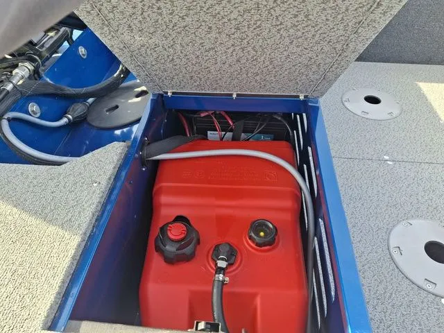 Slide: The Image of Lund 1650 Angler SS 2024 - 6