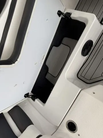 Slide: The Image of Yamaha 195S 2026 - 11