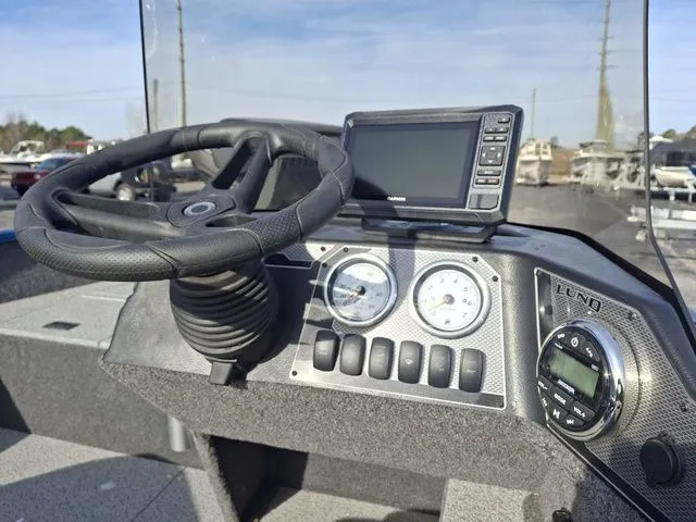 Slide: The Image of Lund 1650 Angler SS 2024 - 7