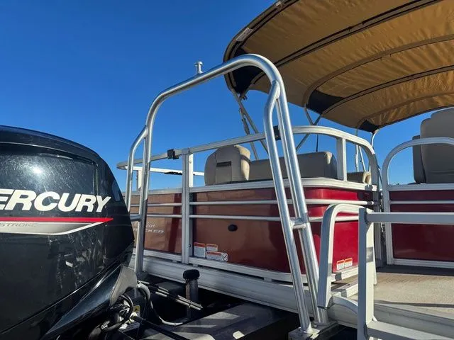 Slide: The Image of Sun Tracker Fishin' Barge 20 DLX 2021 - 10