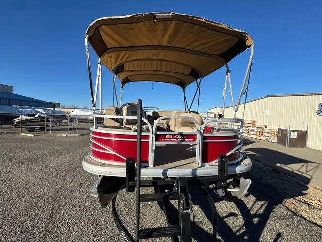 Slide: The Image of Sun Tracker Fishin' Barge 20 DLX 2021 - 17