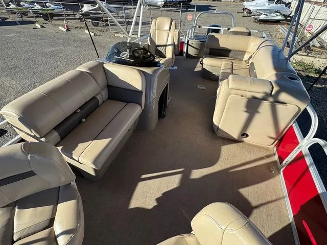 Slide: The Image of Sun Tracker Fishin' Barge 20 DLX 2021 - 19