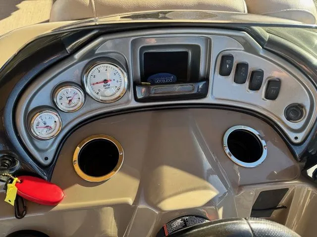 Slide: The Image of Sun Tracker Fishin' Barge 20 DLX 2021 - 31