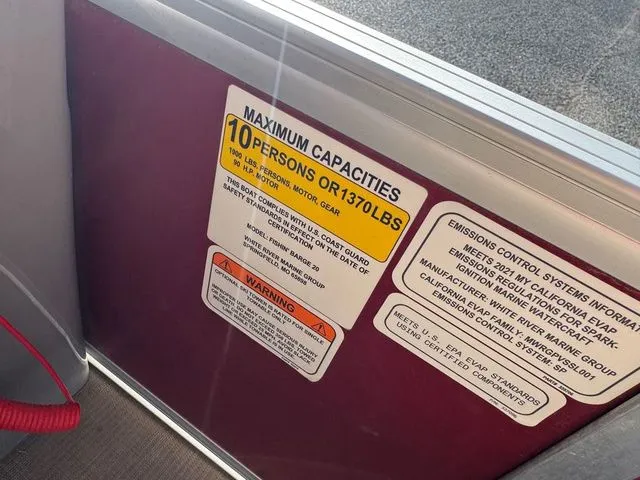 Slide: The Image of Sun Tracker Fishin' Barge 20 DLX 2021 - 34