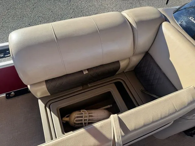 Slide: The Image of Sun Tracker Fishin' Barge 20 DLX 2021 - 40