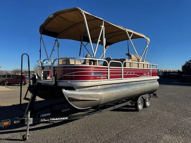 Slide: The Image of Sun Tracker Fishin' Barge 20 DLX 2021 - 43