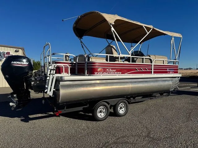 Slide: The Image of Sun Tracker Fishin' Barge 20 DLX 2021 - 5