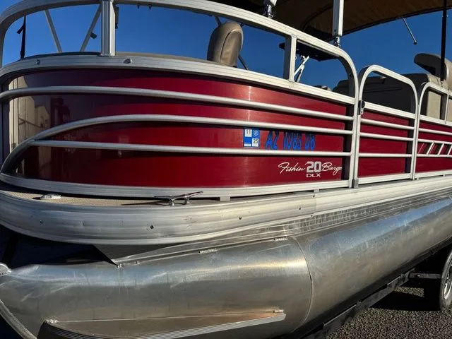 Slide: The Image of Sun Tracker Fishin' Barge 20 DLX 2021 - 51