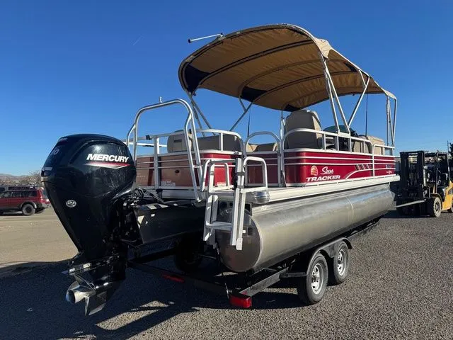 Slide: The Image of Sun Tracker Fishin' Barge 20 DLX 2021 - 6