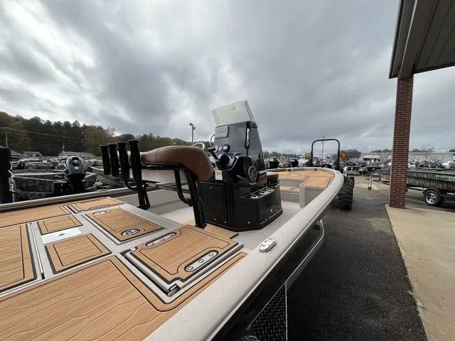 Slide: The Image of Avid 21 FSX 2026 - 13