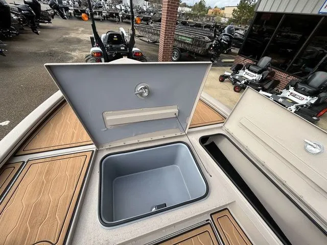 Slide: The Image of Avid 21 FSX 2026 - 22