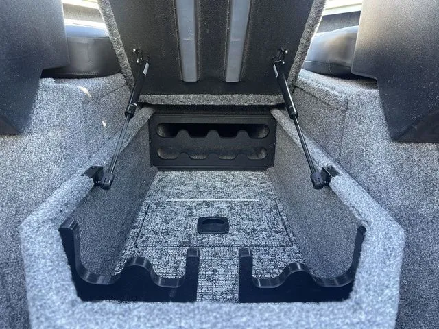 Slide: The Image of Tracker Targa™ V-19 Combo 2026 - 26