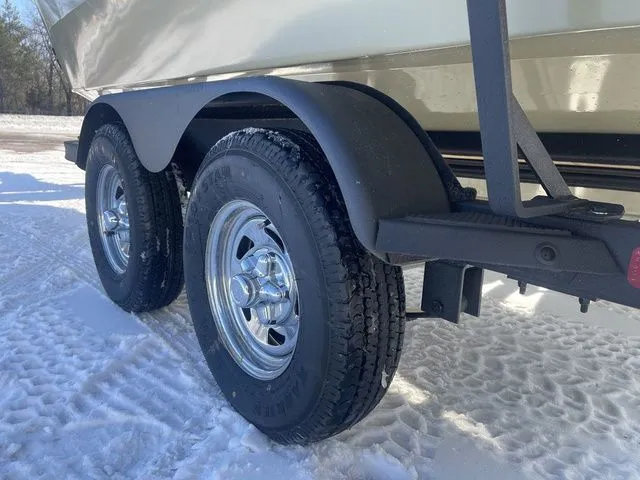 Slide: The Image of Tracker Targa™ V-19 Combo 2026 - 7