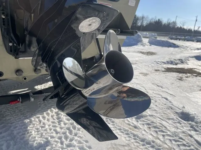 Slide: The Image of Tracker Targa™ V-19 Combo 2026 - 9