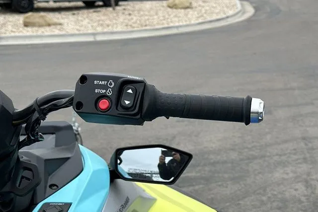 Slide: The Image of Yamaha WaveRunner 2026 Jetblaster Pro handlebar with start-stop button. - 16