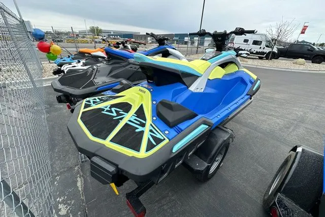 Slide: The Image of 2026 Yamaha WaveRunner JETBLASTER PRO in blue and yellow on a trailer. - 22
