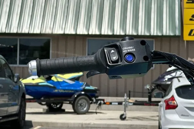 Slide: The Image of Yamaha WaveRunner Jetblaster Pro 2026 handlebar controls close-up. - 14