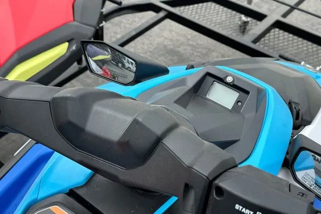 Slide: The Image of 2026 Yamaha WaveRunner JETBLASTER DLX dashboard in blue and white. - 32
