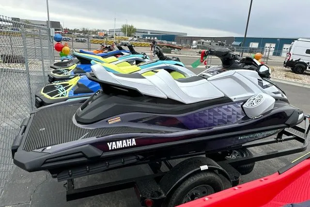 Slide: The Image of 2026 Yamaha WaveRunner VX Cruiser HO in nightshade color on trailer. - 18
