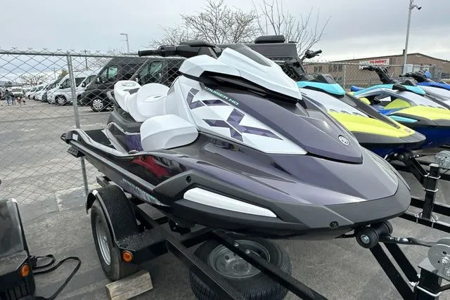 Slide: The Image of 2026 Yamaha WaveRunner VX Cruiser HO in nightshade color on trailer. - 19