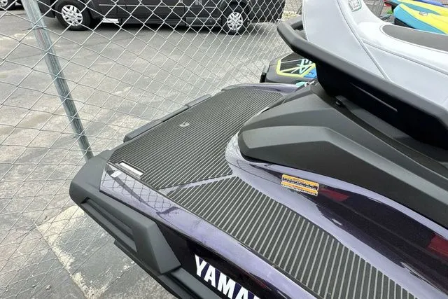 Slide: The Image of 2026 Yamaha WaveRunner VX Cruiser HO in nightshade and white. - 27