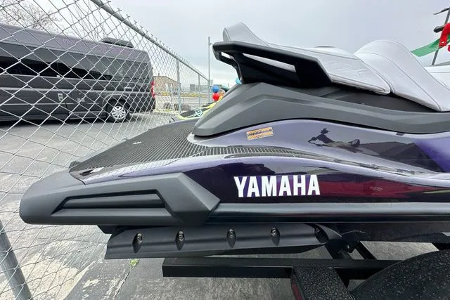 Slide: The Image of 2026 Yamaha WaveRunner VX Cruiser HO in nightshade color. - 28