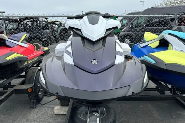 Slide: The Image of 2026 Yamaha WaveRunner VX Cruiser HO in nightshade and white. - 3