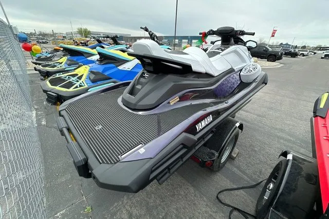 Slide: The Image of 2026 Yamaha WaveRunner VX Cruiser HO in nightshade color on trailer. - 5