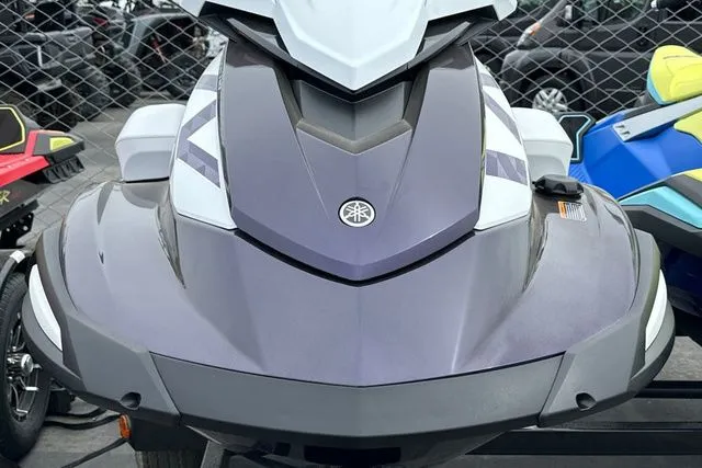 Slide: The Image of 2026 Yamaha WaveRunner VX CRUISER HO in nightshade color. - 6