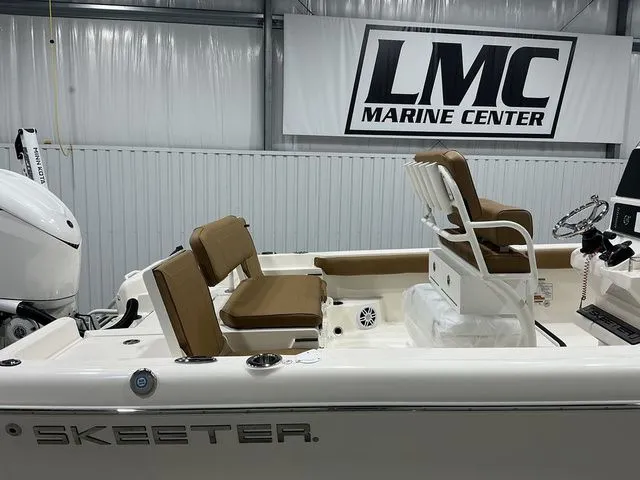 Slide: The Image of Skeeter SX2550 2026 - 11