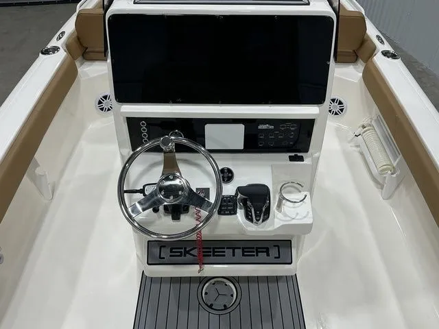 Slide: The Image of Skeeter SX2550 2026 - 13